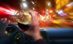 Guida ubriaco a Castelfranco e va a sbattere: 20enne denunciato