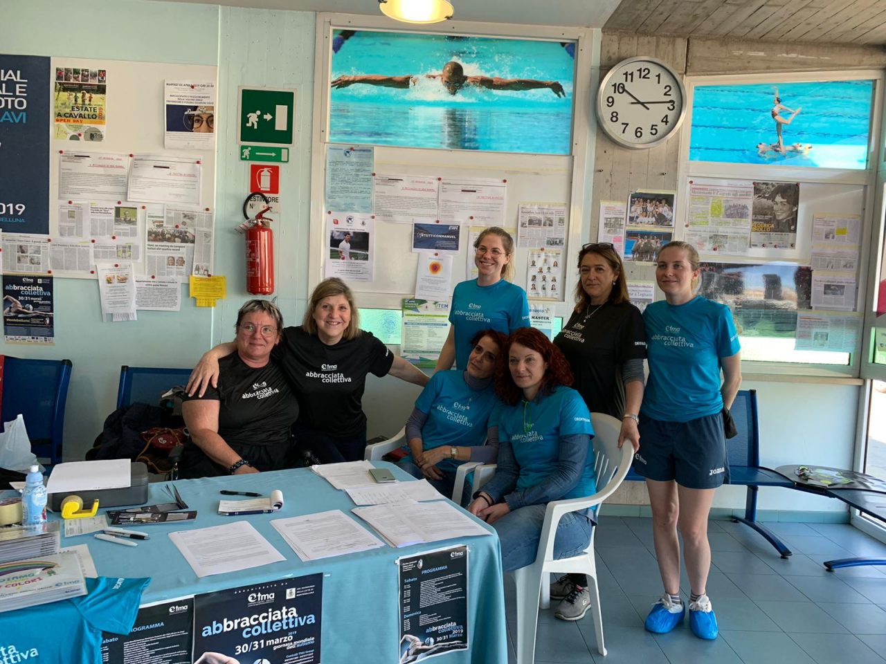 “Ab-bracciata collettiva” alle piscine Giavi di Montebelluna