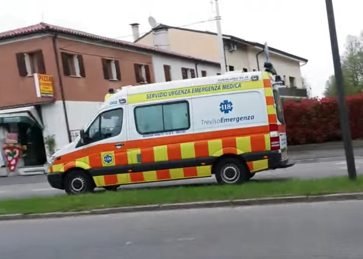 Scooter si schianta contro un furgone a Oderzo, muore 73enne
