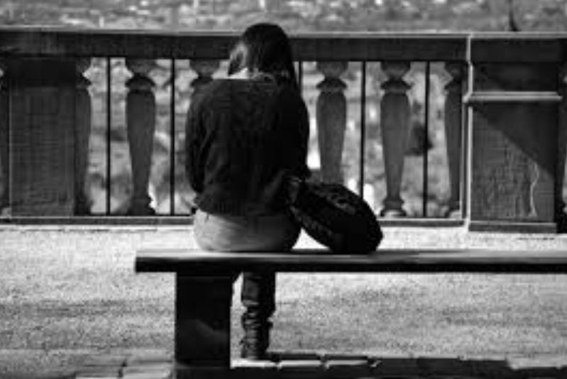 Scrive “Addio” in un sms, 14enne salvata dal suicidio