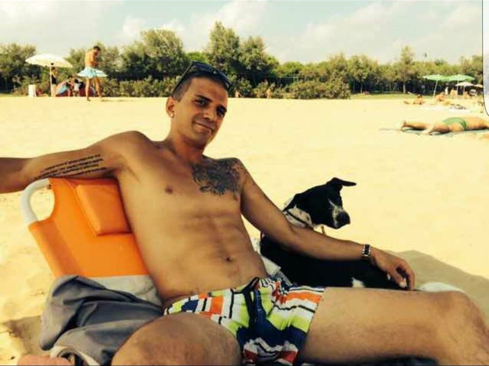Portato via da un aneurisma a soli 35 anni, Fabio lascia il suo bimbo di 18 mesi
