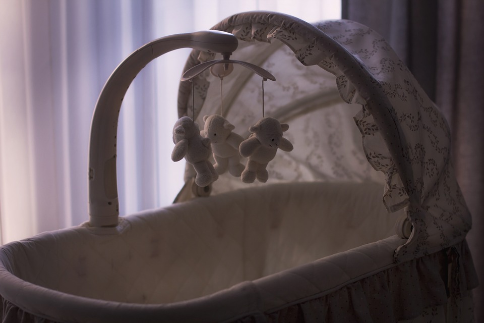 Si sente male dentro la culla, bimbo di due mesi muore nella notte