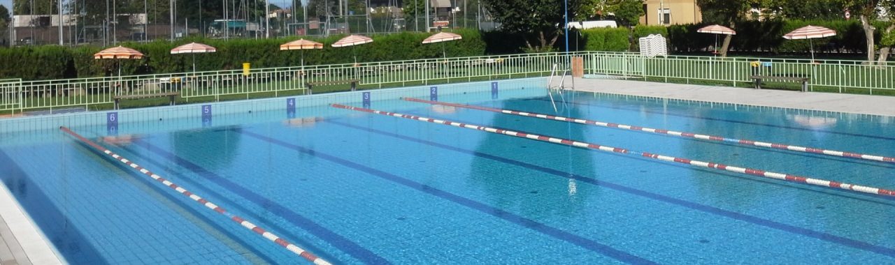Bimba fatta uscire dalla piscina: “Tua mamma non ha pagato”