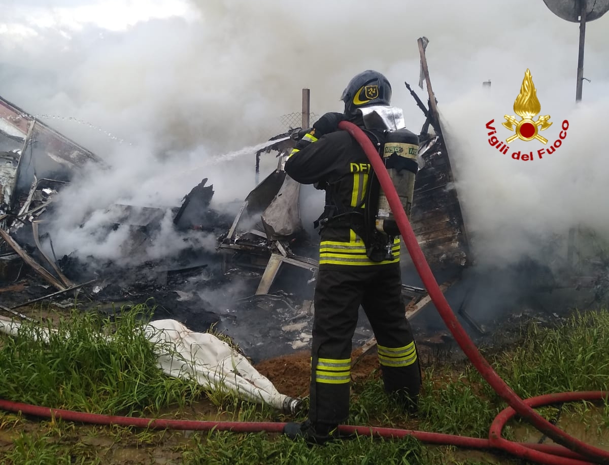 Incendio allo zoo didattico
