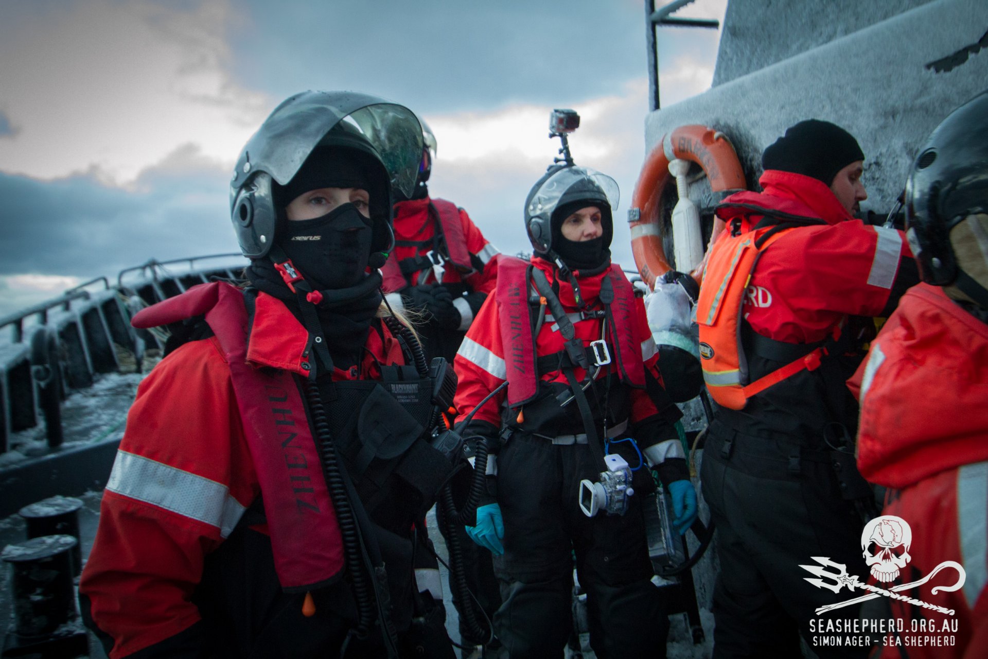 A16_140223-SA-Night-attack-of-YM-YM3-on-Bob-Barker-small-boat-crew-ready-to-go-_MG_7557