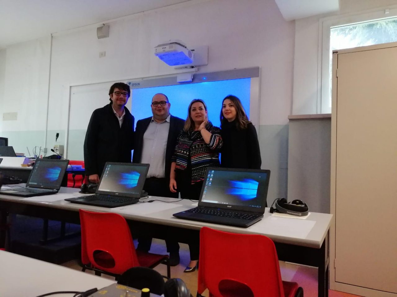 Inaugurata l’aula informatica della scuola media Papa Giovanni XXXIII