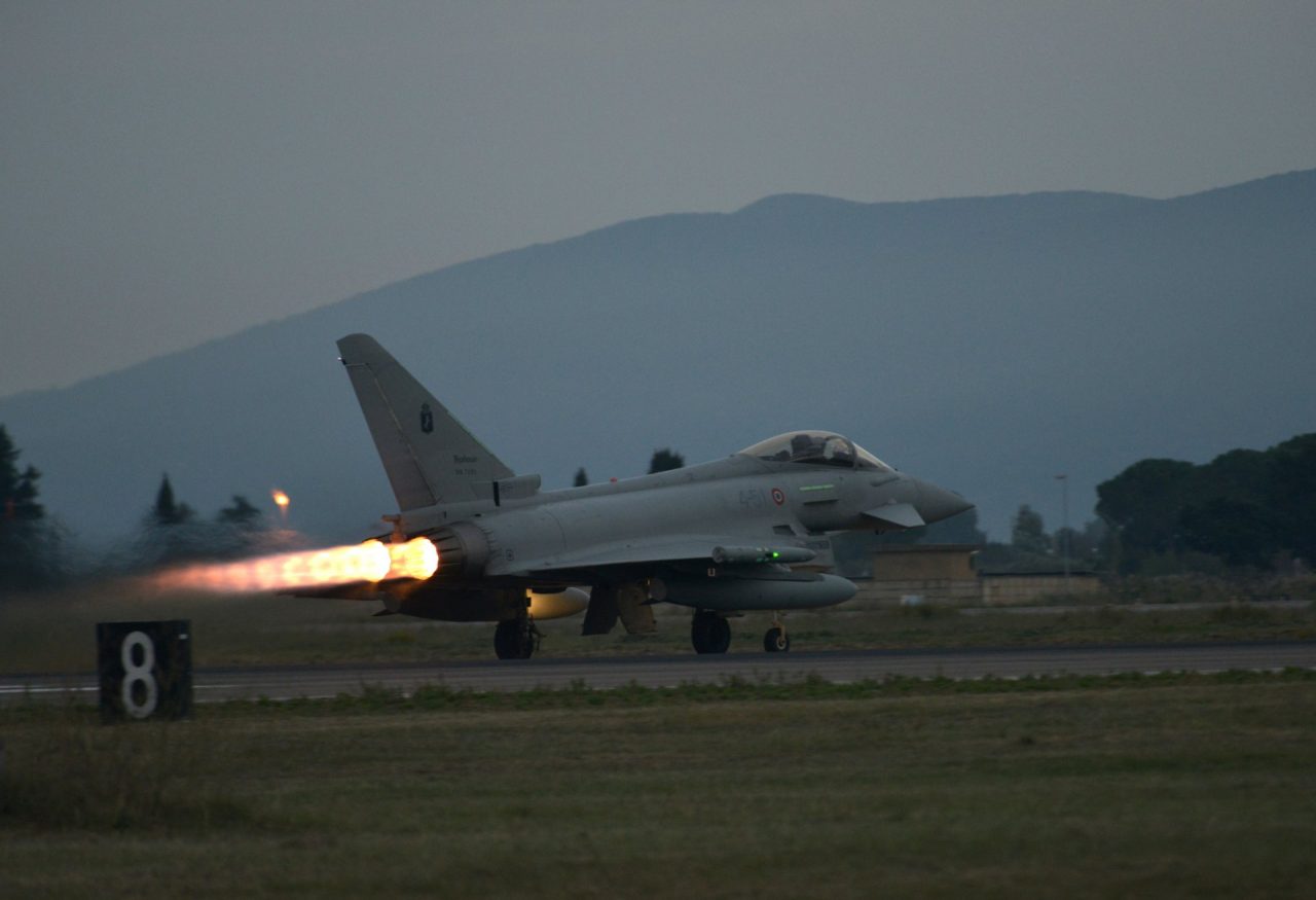 Scatta l’allarme nei cieli, un Eurofighter decolla da Istrana