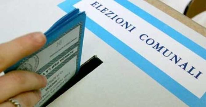 Comunali, l’affluenza alle urne (ore 12)