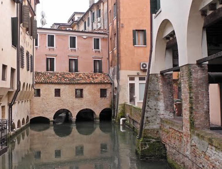 Ritrovato un corpo in un canale di Treviso
