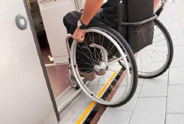 Disabile muore in casa. La mamma lo veglia per quattro mesi