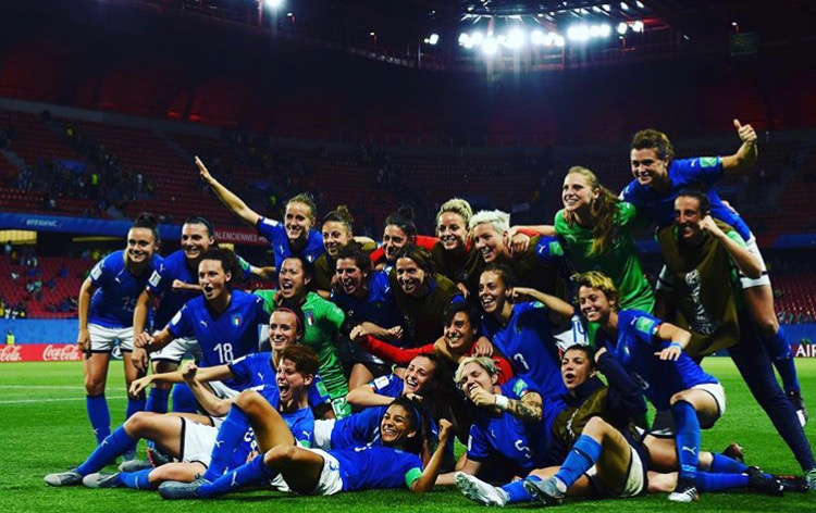 Alle 18 le azzurre in campo contro la Cina per passare ai quarti