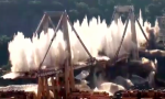 Ponte Morandi non c'è più: il momento della demolizione VIDEO