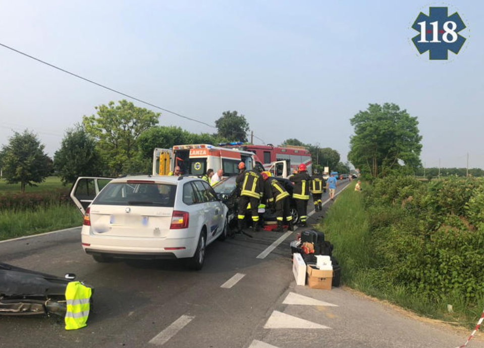 Frontale a Castelfranco, due feriti uno grave