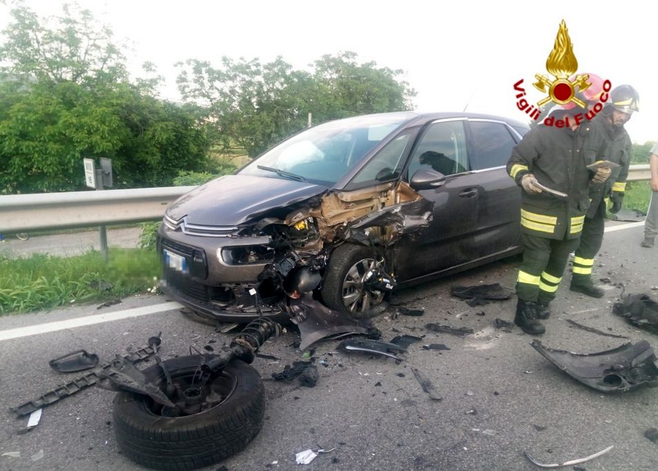 Scontro sulla Feltrina a Montebelluna, quattro feriti