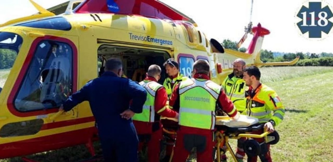 Bici contro un’auto sul Montello, in coma