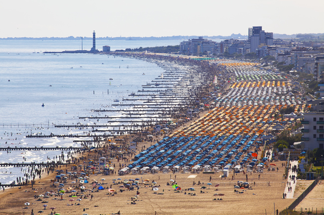 Baby gang terrorizza la spiaggia di Jesolo