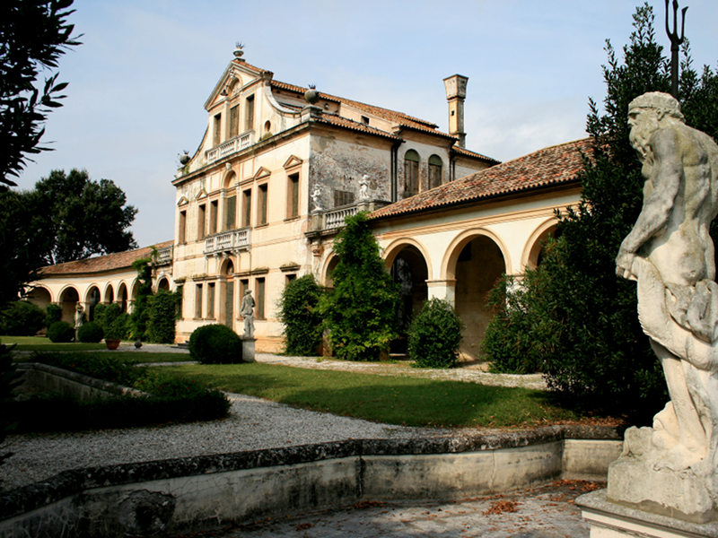 “Rane e ranocchi” animano Villa Lattes: il 16 agosto uno spettacolo per tutta al famiglia