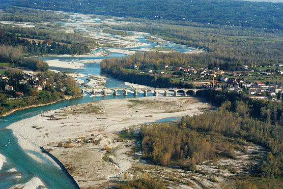 Due ragazzine rischiano di annegare nel Piave