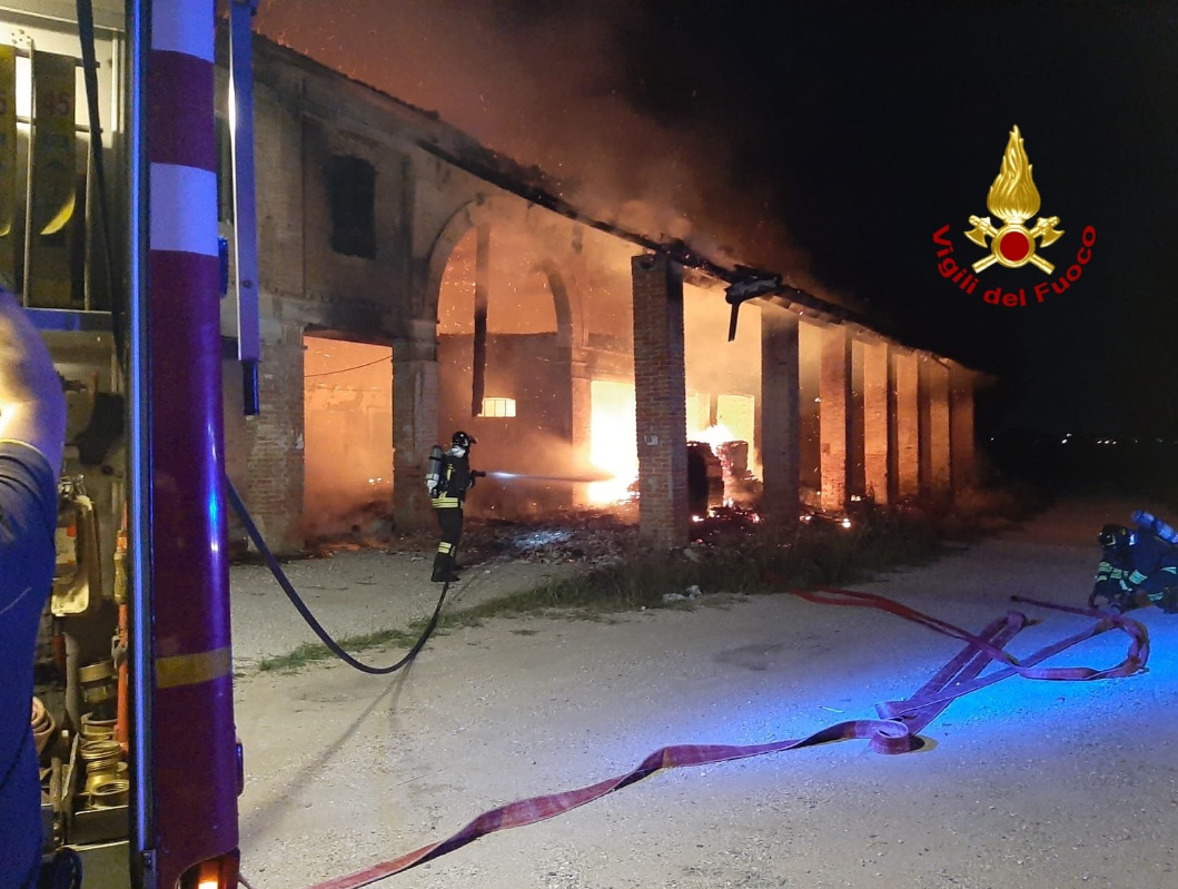 A fuoco un casolare a Eraclea