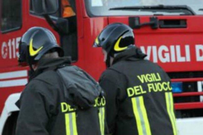 Due furgoni distrutti dalle fiamme a Castelfranco Veneto: indagini in corso, non si esclude il dolo