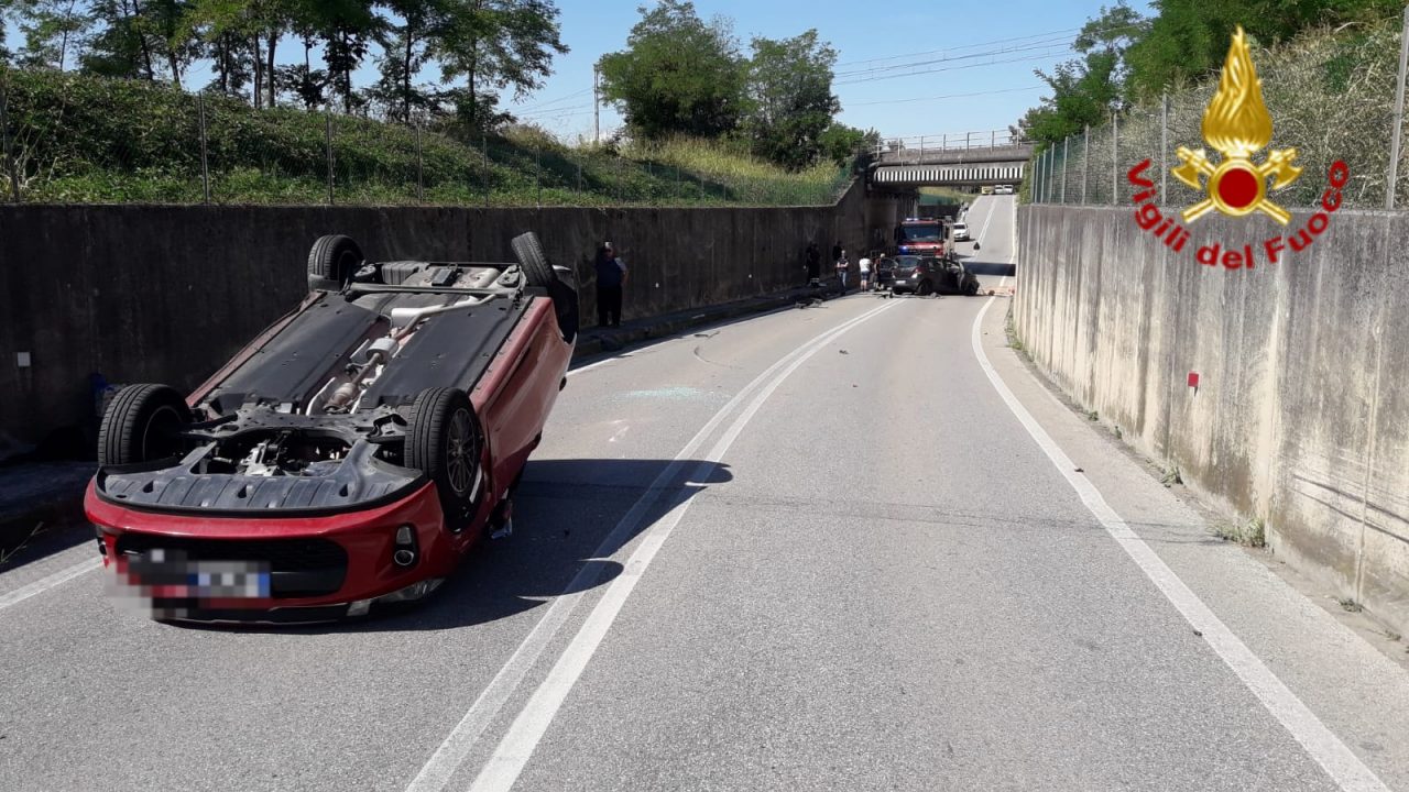Incidente grave in via Salvatronda: tre feriti e strada chiusa