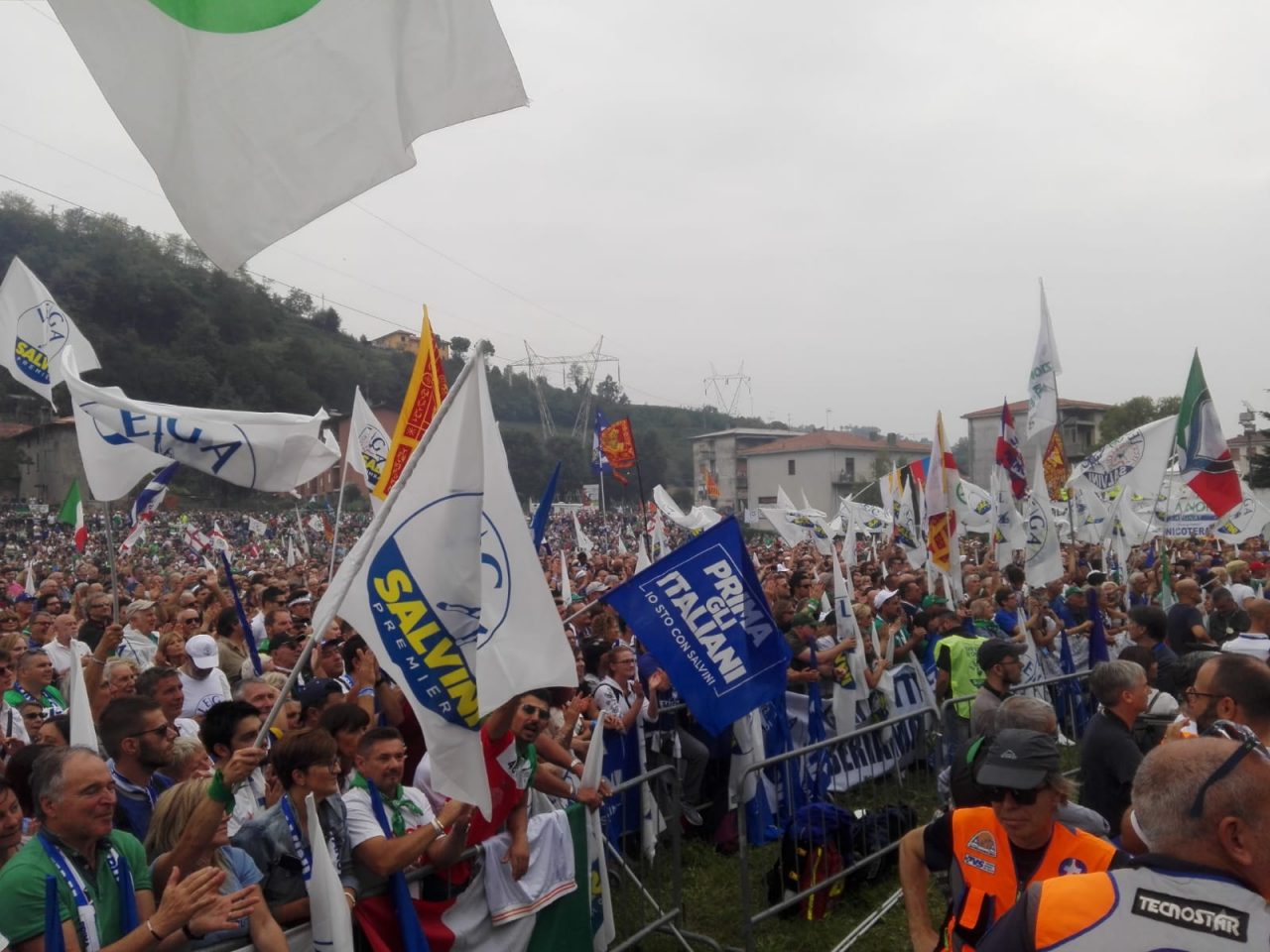 Raduno di Pontida, Salvini: “Questa è l’Italia, una Italia che vincerà” FOTO E VIDEO