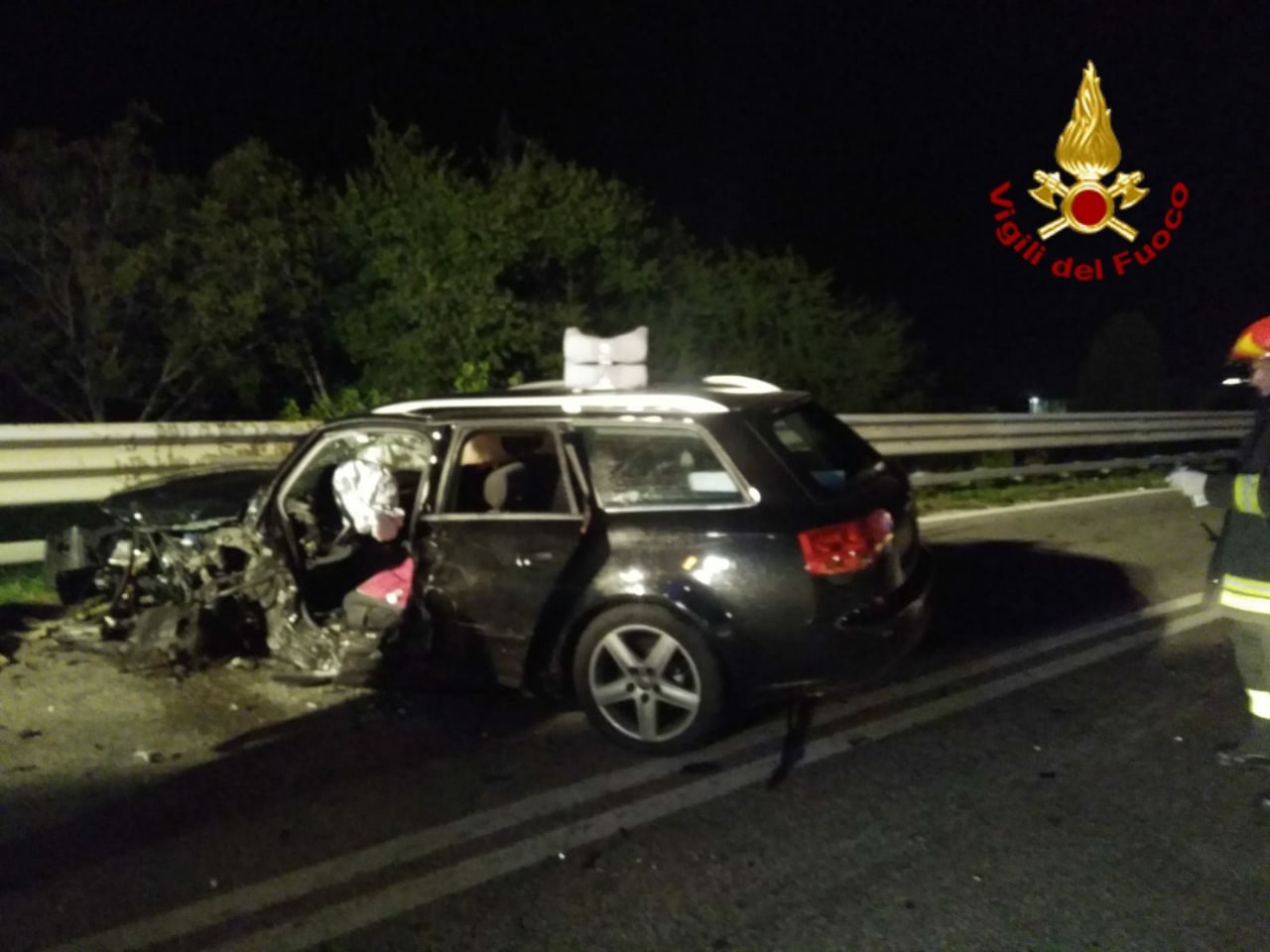 Grave incidente in via Feltrina: due feriti estratti dalle lamiere