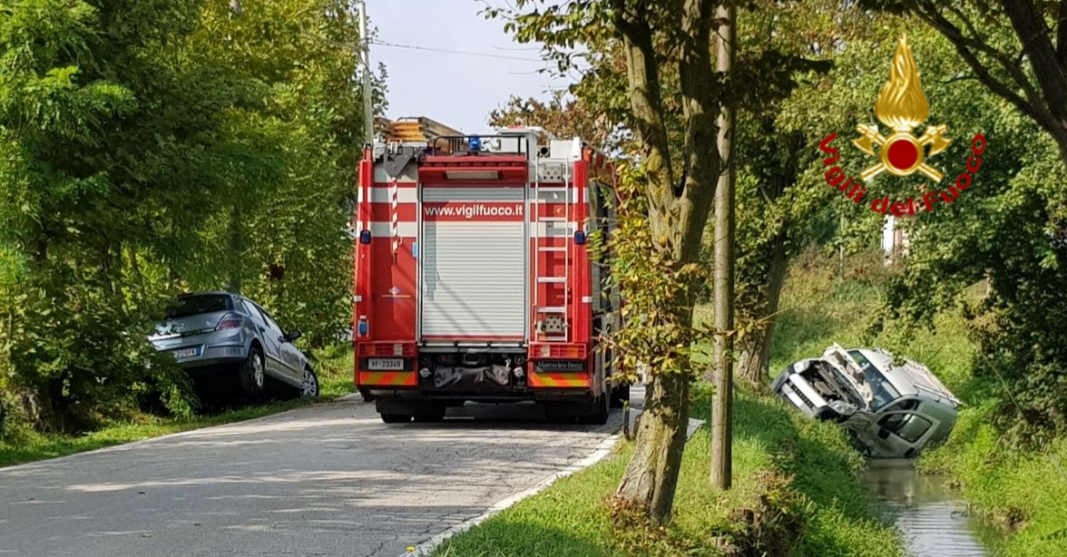 Incidente stradale a Resana, persona incastrata tra le lamiere