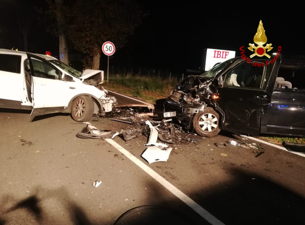 Scontro frontale a Jesolo, un morto e due feriti