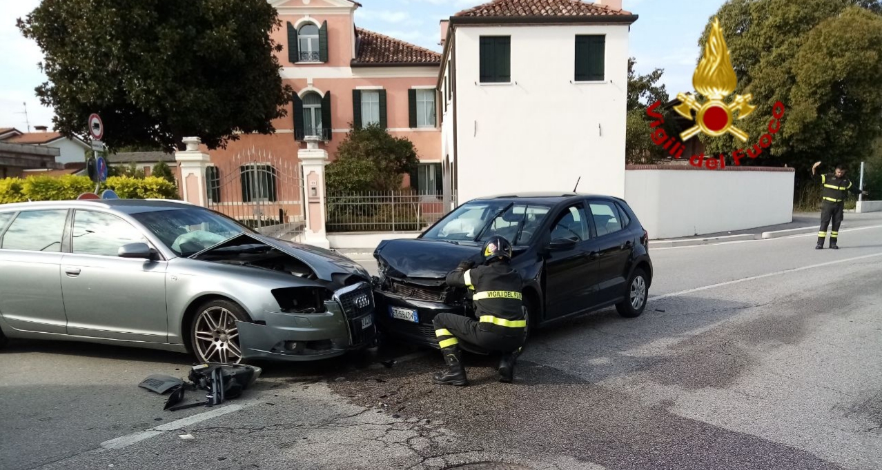 Incidente stradale a Castagnole di Paese: due feriti