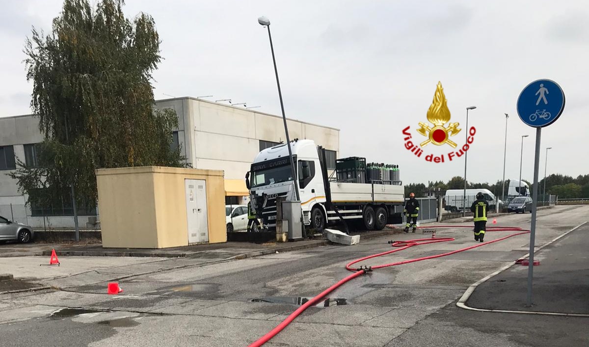 Allarme gas a Spresiano: Vigili del fuoco al lavoro