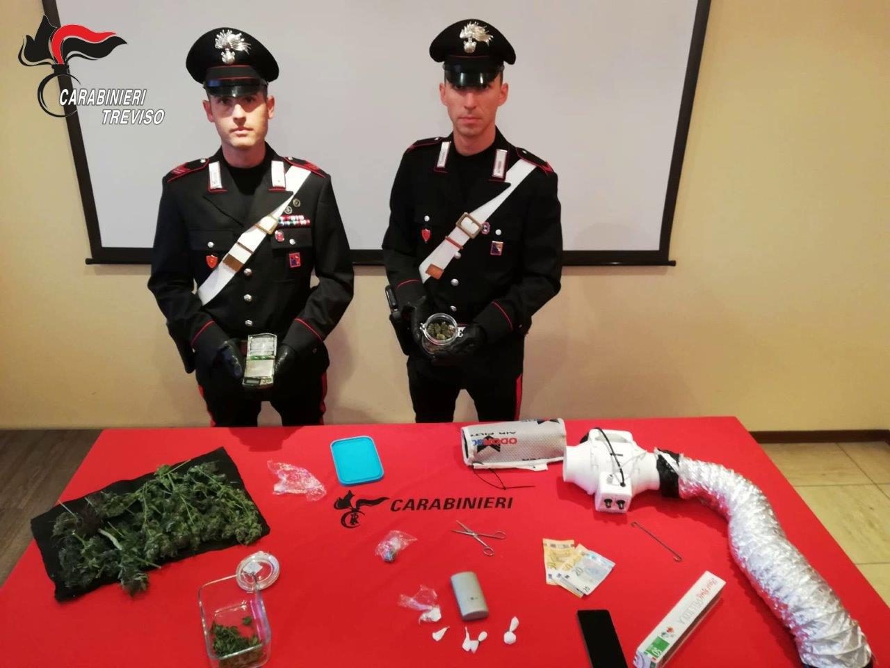 Detenzione di droga: due arresti dei carabinieri