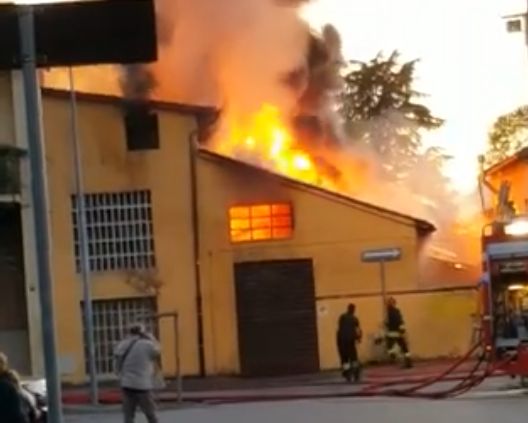 Incendio a Riese, dopo 5 ore la situazione è tornata sotto controllo