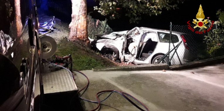 Incidente nella notte a Montebelluna, muore un 23enne