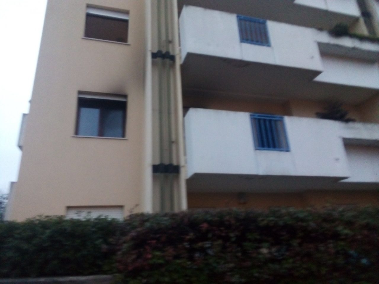Incendio a Montebelluna: verifiche sulla tenuta statiche positive