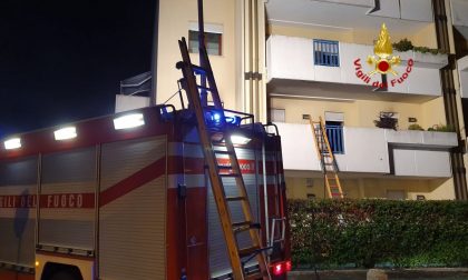 Fazzoletto sull'abat-jour, a fuoco un appartamento, evacuate due famiglie a Montebelluna