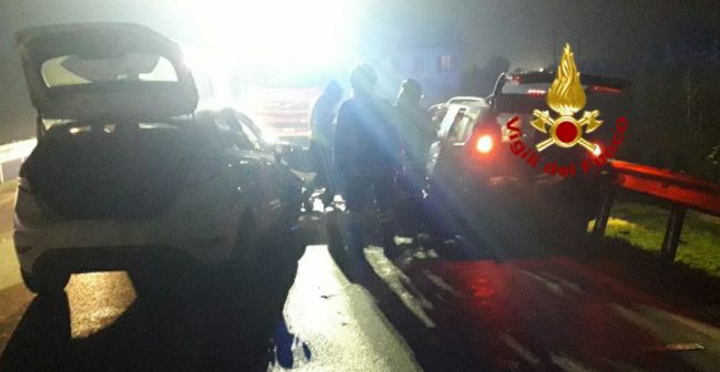 Terribile schianto ieri sera in via Noalese: auto distrutte, tre i feriti