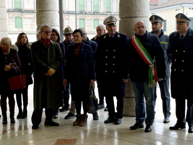 Giorno del Ricordo a Montebelluna, deposta la corona commemorativa al Municipio