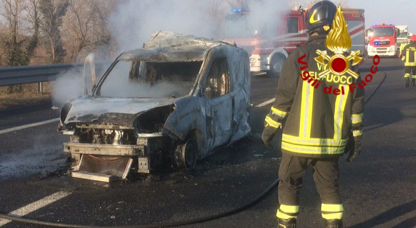 Autostrada A27, altro incidente! Operaio travolto finisce nella scarpata