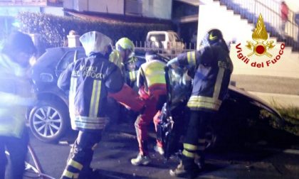 Incastrati nell'auto dopo il botto, tre feriti a Valdobbiadene