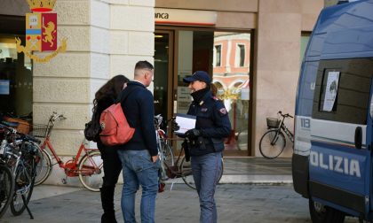 San Valentino, “Questo non è amore”: la campagna della Polizia di Stato