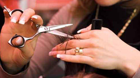 Decreto Coronavirus violato ad Asolo: denunciate parrucchiera e cliente