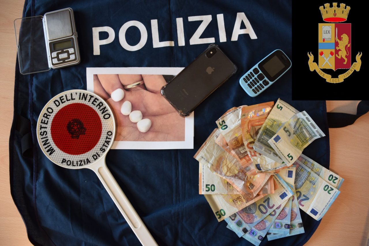 Spaccio droga Treviso, nigeriano fermato tira la bicicletta addosso agli agenti: già libero