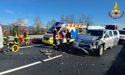 Tragedia sfiorata in A28, auto contromano: un ferito