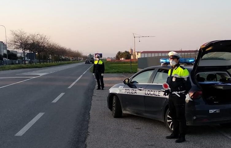 Controlli Pasqua, pattuglia itinerante a Montebelluna. E Treviso pronta a far alzare i droni