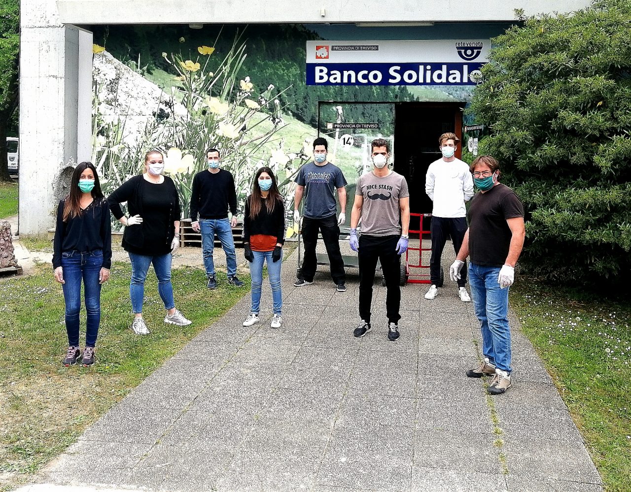 Lega Giovani Treviso, donati 1.400 kg di beni al banco solidale “Veneti schiacciati dalla crisi”