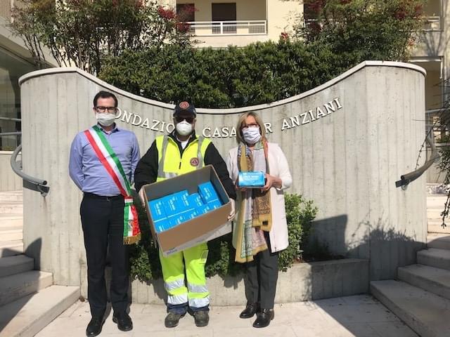 Casa per Anziani onlus Pieve di Soligo: 2mila mascherine donate dalla farmacia Battistella