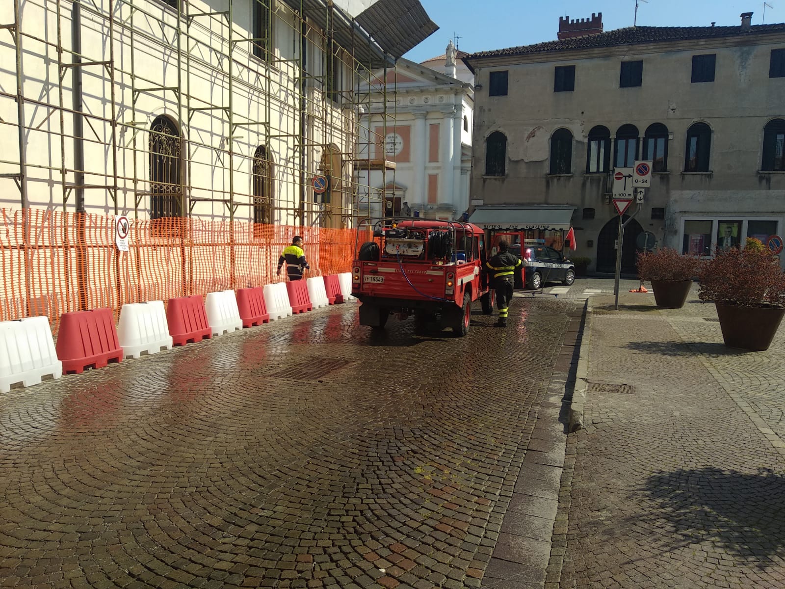 Sanificazione Castelfranco: oggi strade disinfestate gratuitamente dai Vigili del fuoco