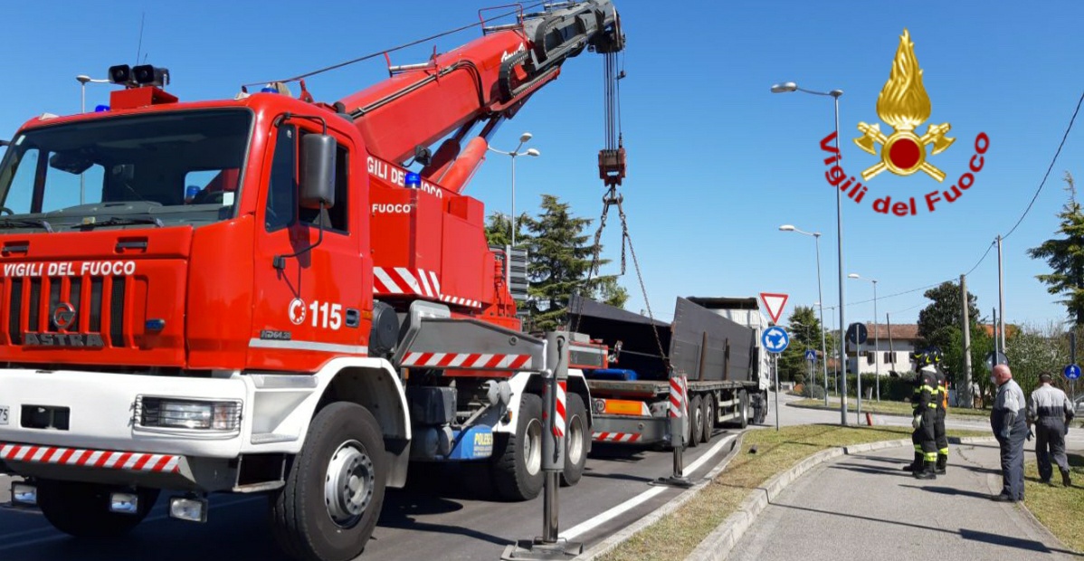 Incendio auto stamattina a Trevignano: nessun ferito