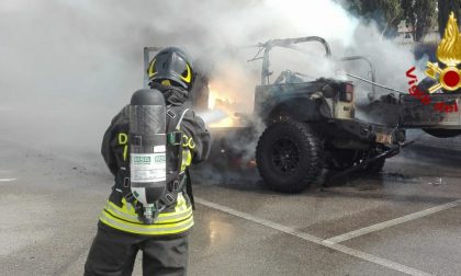 Fuoristrada in fiamme oggi pomeriggio a Motta di Livenza